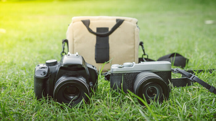 กล้อง DSLRs กับกล้อง Mirrorless: กล้องแบบไหนดีกว่ากัน?
